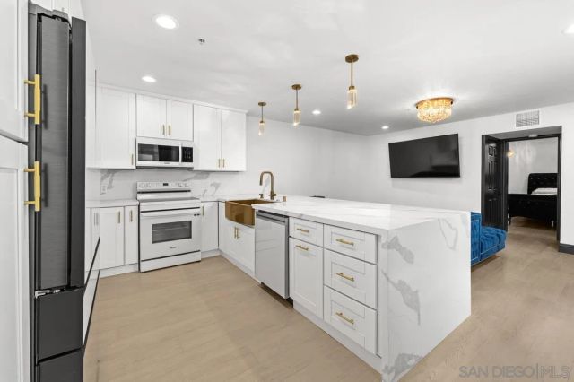 602 W Fir St 201, San Diego, CA 92101
