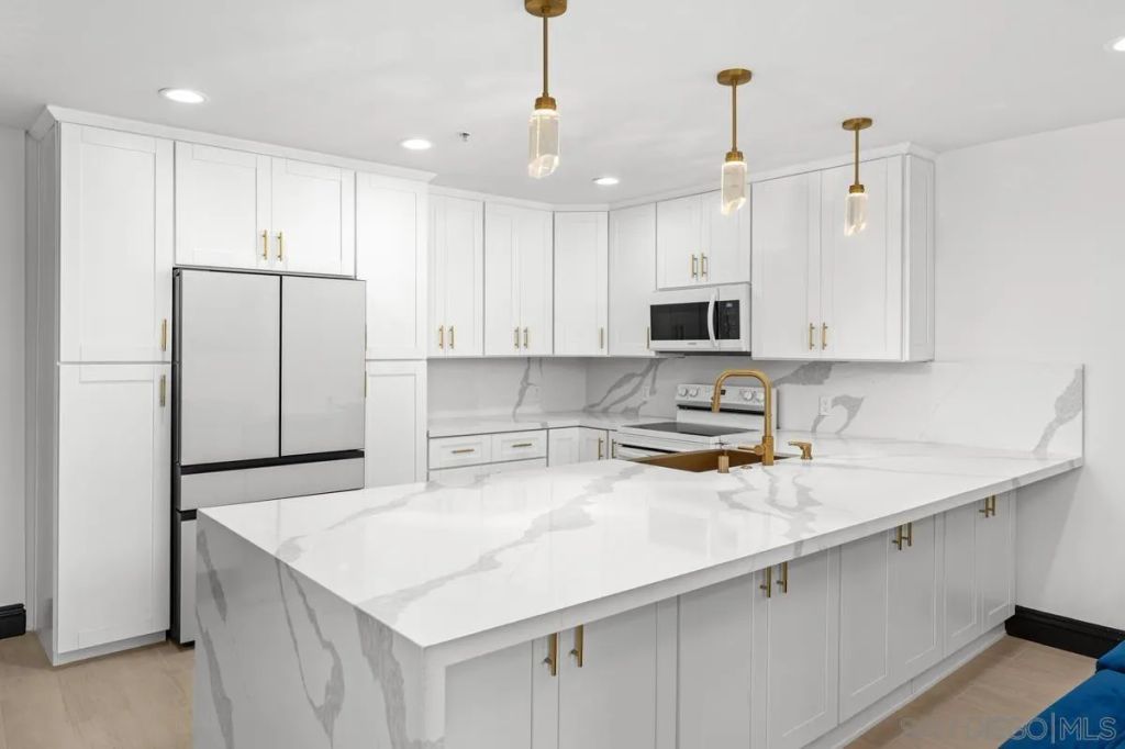 602 W Fir St 201, San Diego, CA 92101