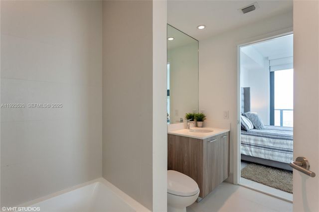 501 NE 31 2406, Miami, FL 33137