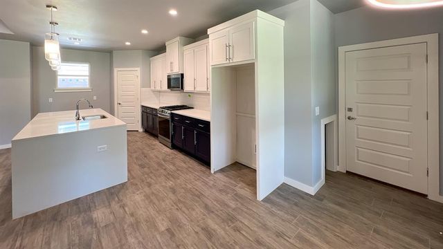 17611 Natalie Court, Choctaw, OK 73020