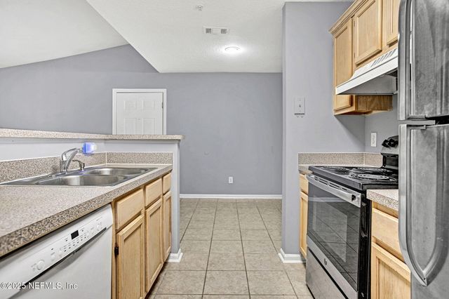 7701 TIMBERLIN PARK Boulevard 836, Jacksonville, FL 32256