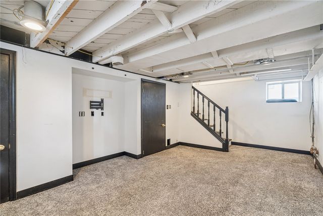 250 Highland Drive NW, Cedar Rapids, IA 52405