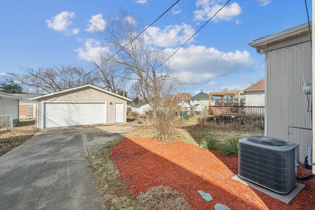 250 Highland Drive NW, Cedar Rapids, IA 52405