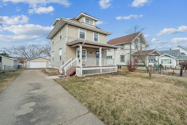 250 Highland Drive NW, Cedar Rapids, IA 52405