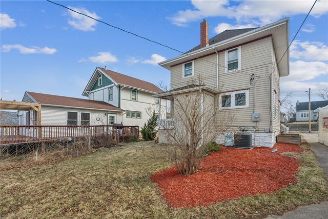 250 Highland Drive NW, Cedar Rapids, IA 52405