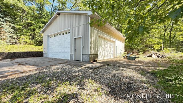 2550 Cove Road, Dalton Twp, MI 49457