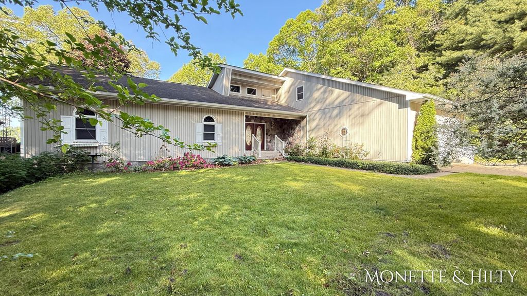 2550 Cove Road, Dalton Twp, MI 49457