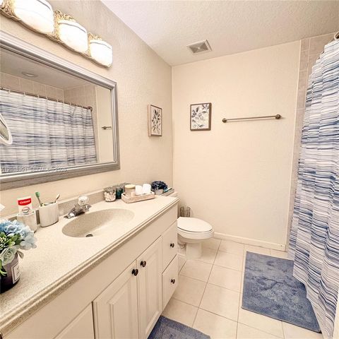 9020 NW 38th Dr 5, Coral Springs, FL 33065