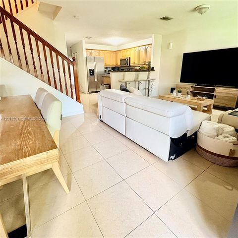 9020 NW 38th Dr 5, Coral Springs, FL 33065