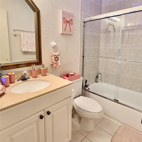 9020 NW 38th Dr 5, Coral Springs, FL 33065