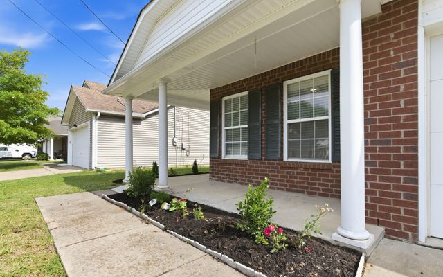 5681 Dory Dr, Antioch, TN 37013