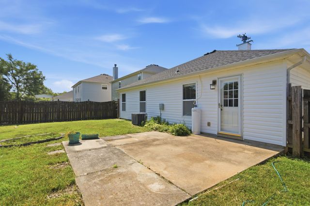 5681 Dory Dr, Antioch, TN 37013