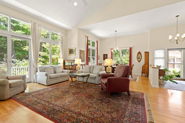 231 Nobscot Rd 231, Sudbury, MA 01776