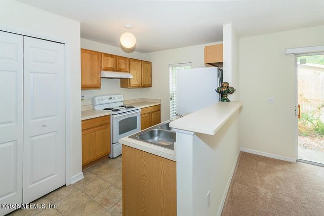 10550 AUTUMN TRACE Road, Jacksonville, FL 32257