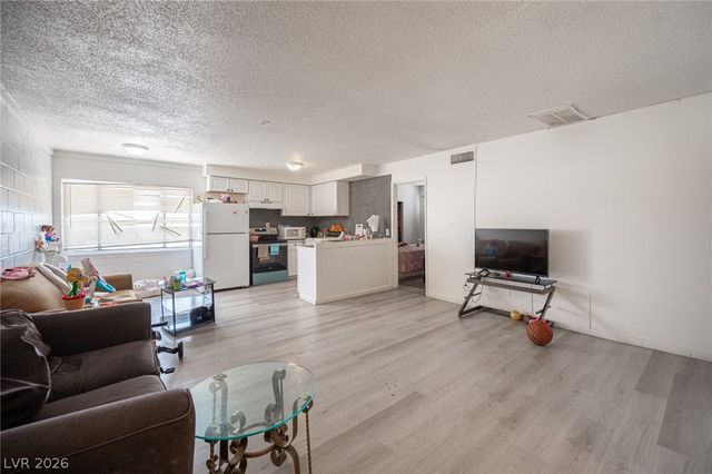 2937 Stewart Avenue, Las Vegas, NV 89101