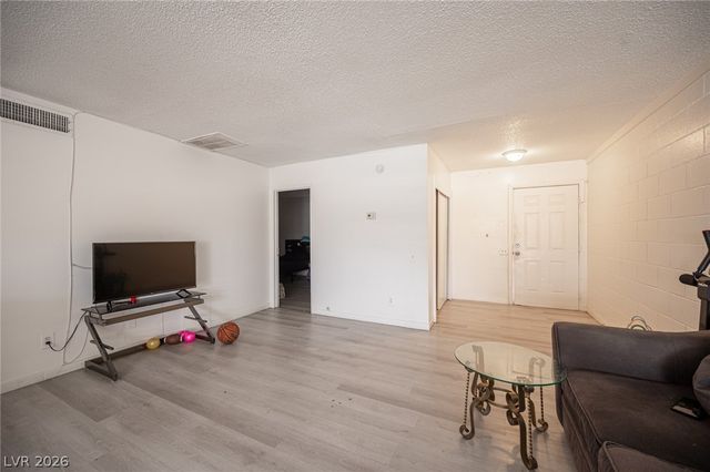 2937 Stewart Avenue, Las Vegas, NV 89101