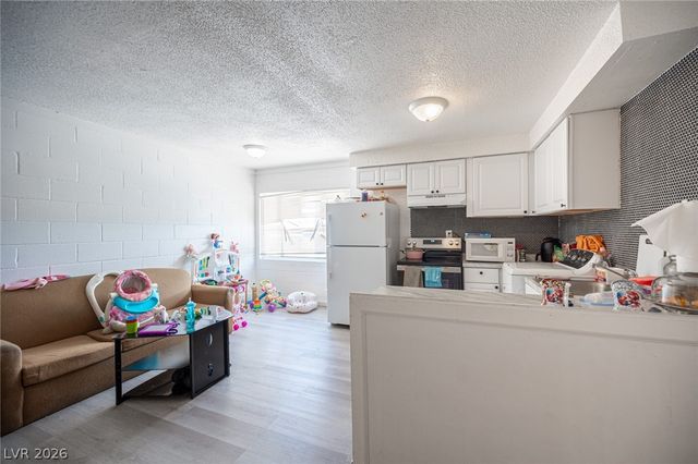 2937 Stewart Avenue, Las Vegas, NV 89101