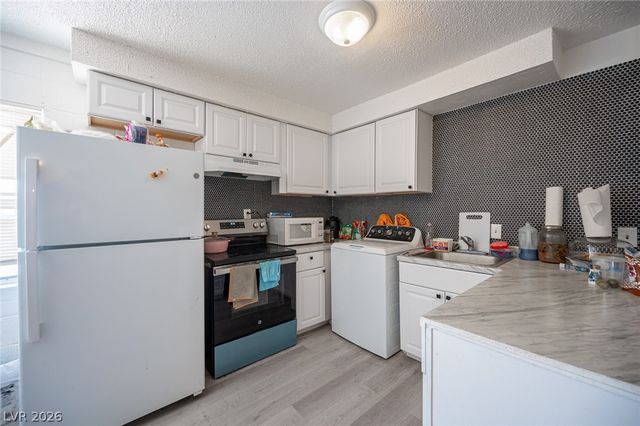 2937 Stewart Avenue, Las Vegas, NV 89101