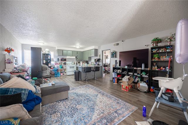 2937 Stewart Avenue, Las Vegas, NV 89101