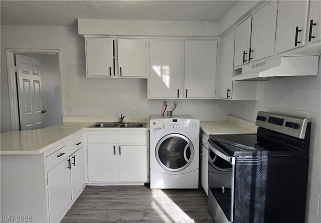2937 Stewart Avenue, Las Vegas, NV 89101