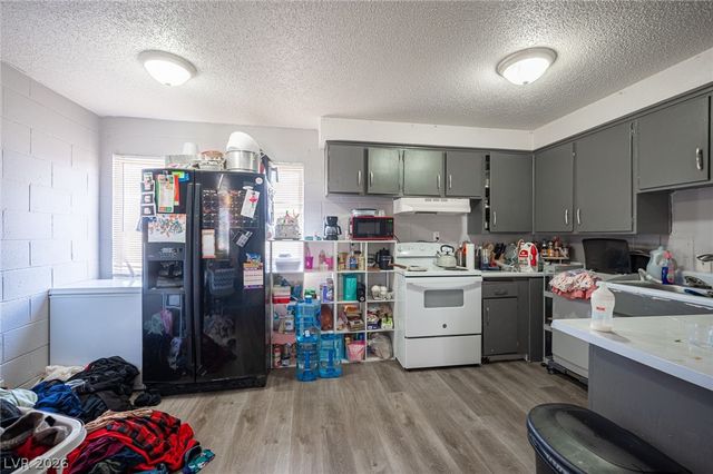 2937 Stewart Avenue, Las Vegas, NV 89101