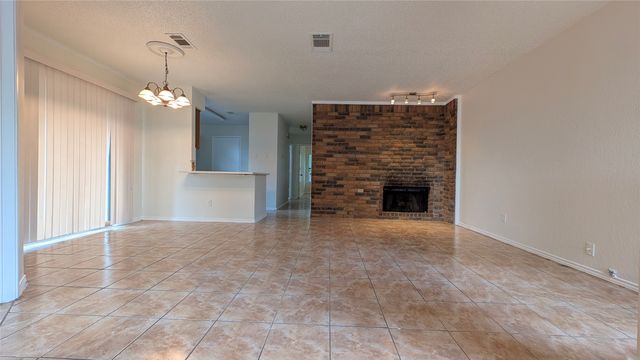 6641 S Creek Drive, Fort Worth, TX 76133