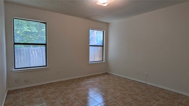 6641 S Creek Drive, Fort Worth, TX 76133