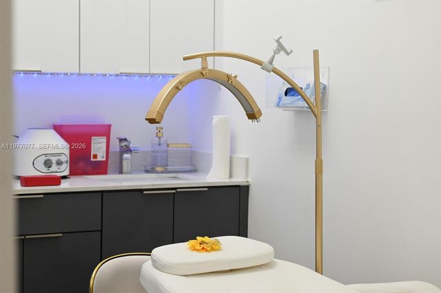 10780 MED SPA NEAR FIU, Sweetwater, FL 33174