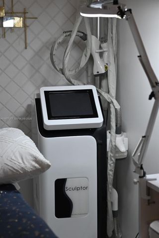 10780 MED SPA NEAR FIU, Sweetwater, FL 33174