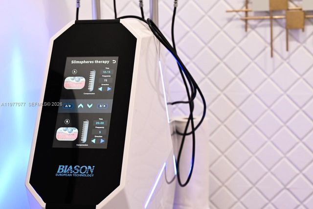 10780 MED SPA NEAR FIU, Sweetwater, FL 33174