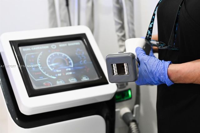 10780 MED SPA NEAR FIU, Sweetwater, FL 33174