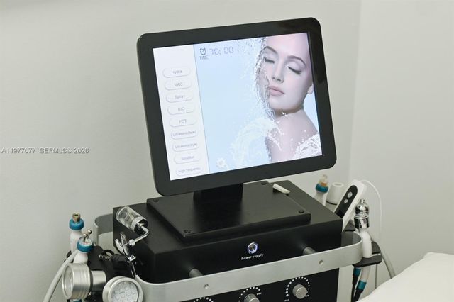 10780 MED SPA NEAR FIU, Sweetwater, FL 33174