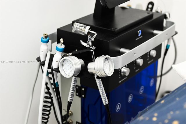 10780 MED SPA NEAR FIU, Sweetwater, FL 33174