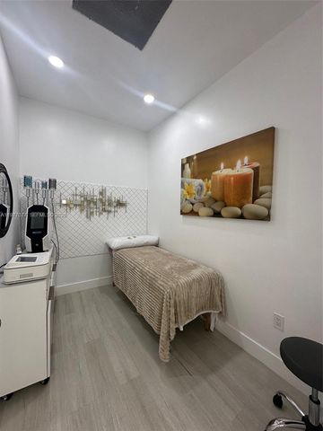 10780 MED SPA NEAR FIU, Sweetwater, FL 33174