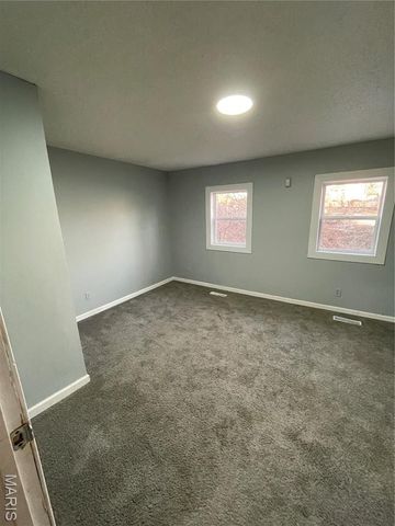 2708 Old Hanley Road, St Louis, MO 63114