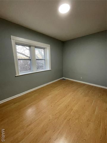 2708 Old Hanley Road, St Louis, MO 63114