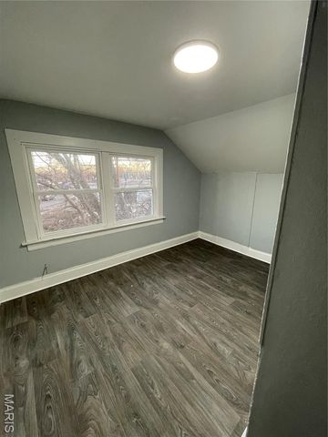 2708 Old Hanley Road, St Louis, MO 63114