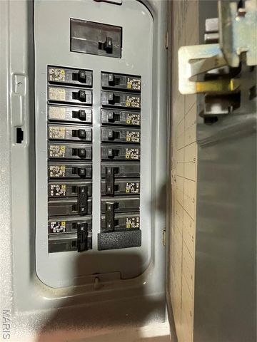 2708 Old Hanley Road, St Louis, MO 63114