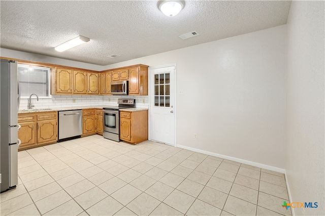 1014 N 4th Street, Copperas Cove, TX 76522