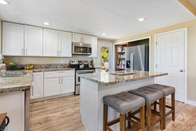 5741 Rainbow Heights Road, Fallbrook, CA 92028
