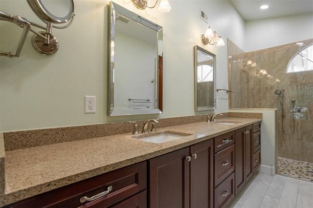 2639 ROYAL LIVERPOOL DRIVE, Tarpon Springs, FL 34688