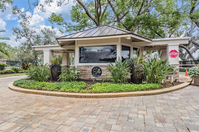 2639 ROYAL LIVERPOOL DRIVE, Tarpon Springs, FL 34688