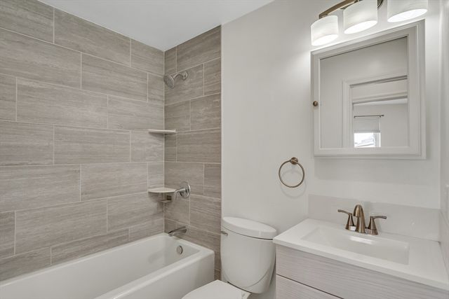 19 Wiget St 505, Boston, MA 02113