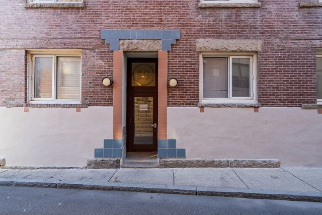 19 Wiget St 505, Boston, MA 02113