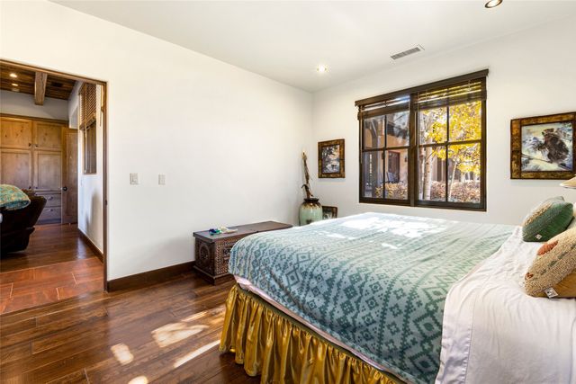 5 Plaza Ortega, Santa Fe, NM 87506