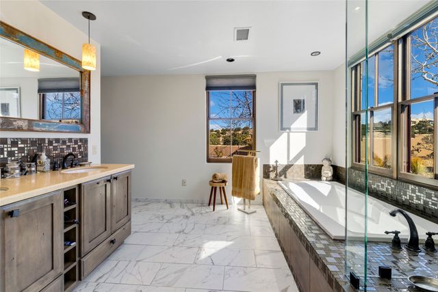 5 Plaza Ortega, Santa Fe, NM 87506