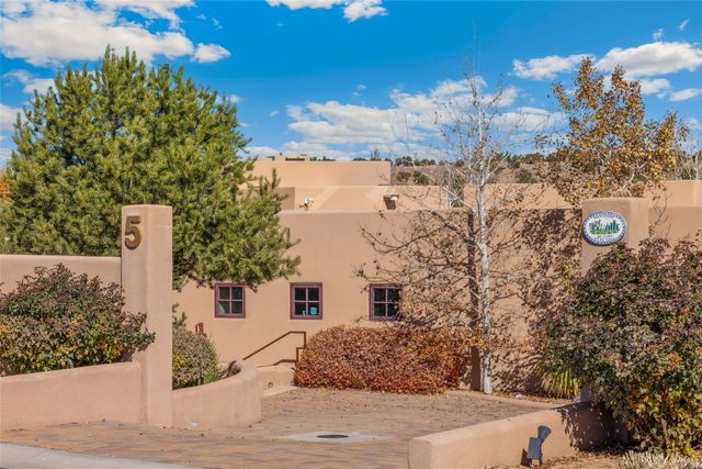 5 Plaza Ortega, Santa Fe, NM 87506