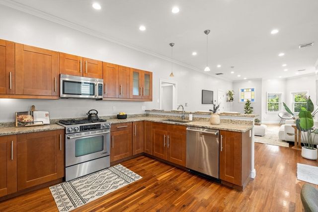 72 Tuttle St 1, Boston, MA 02125