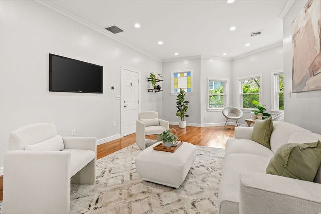72 Tuttle St 1, Boston, MA 02125