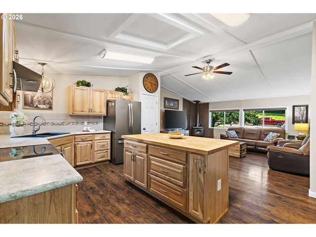 20341 Se HELZER Way, Damascus, OR 97089
